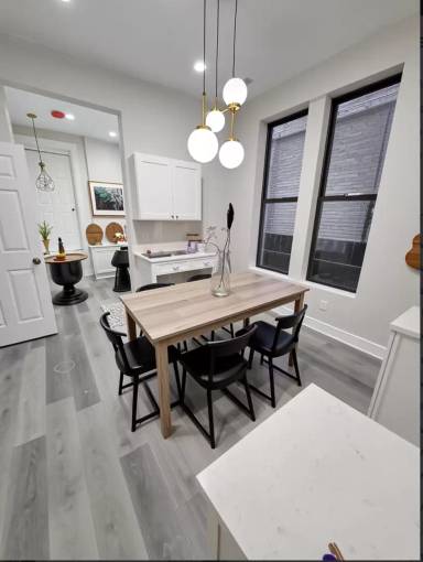 Main picture of 1641 S California Ave