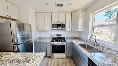 Main picture of 202 Plymouth St