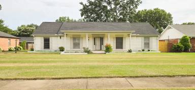Main picture of 5731 Ashbriar Ave