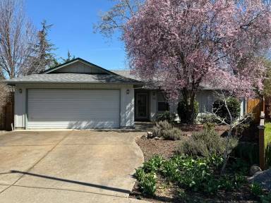 Main picture of 211 Jacob Cir