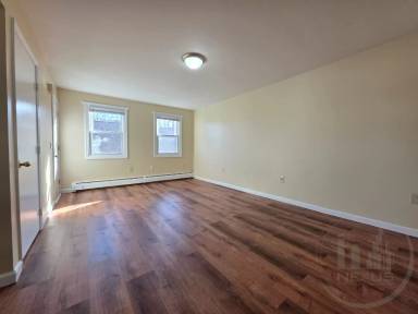 Main picture of 679 Pine St