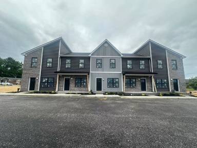 Main picture of 708 Sivley Rd