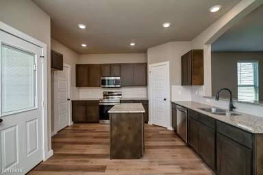 Main picture of 9877 Grosbeak Ln