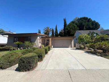 Main picture of 662 Kempton Ave