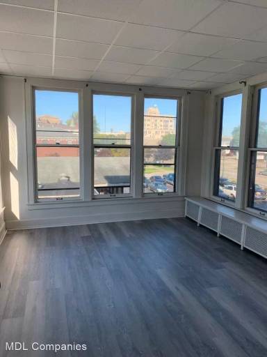 Main picture of 814 Center Ave