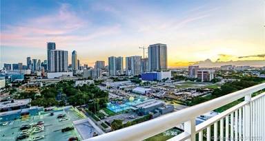 Main picture of 1800 Biscayne Plaza Condo