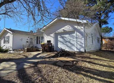 Main picture of 1442 S Blackhawk Ave