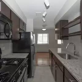 Main picture of 526 W Stratford Pl