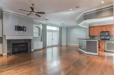 Main picture of 414 Fowler St