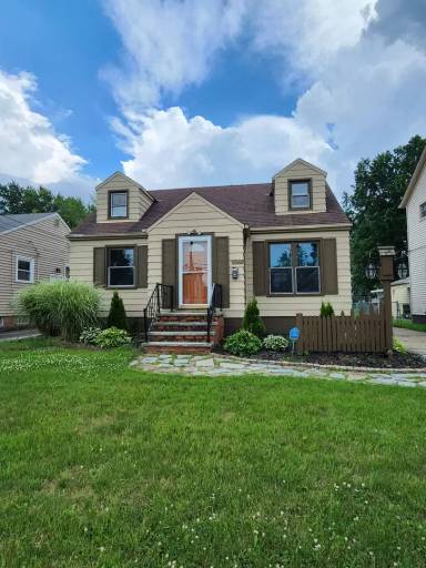 Main picture of 20935 Eastwood Ave