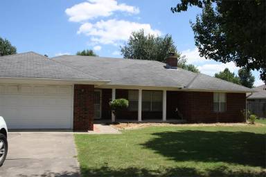 Main picture of 1703 Oriole St