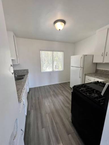 Main picture of 506 Tremont Ave
