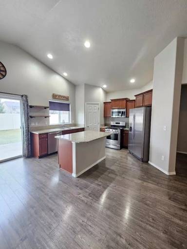 Main picture of 4096 W Meadowpine St