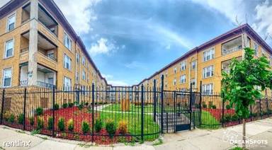 Main picture of 4622 S Lake Park Ave