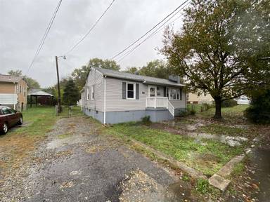 Main picture of 116 N Grove Ave