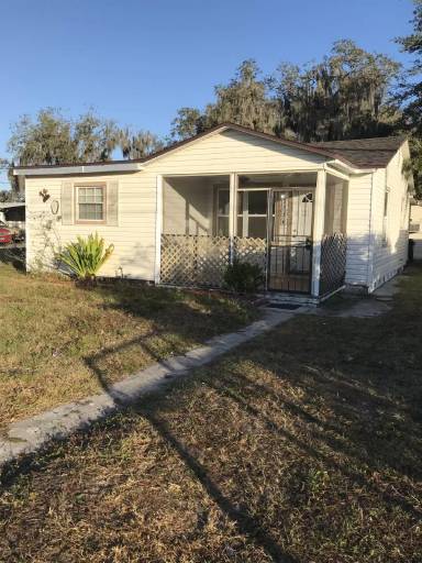 Main picture of 2326 Burns St