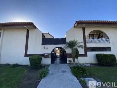 Main picture of 111 S Acacia Ave