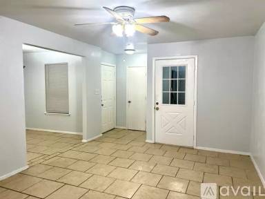 Main picture of 2112 Tanglewood St