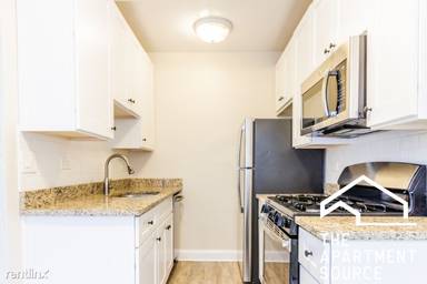Main picture of 520 W Stratford Pl