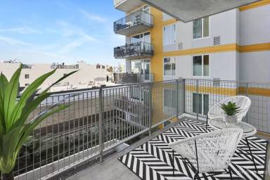 Main picture of Bartlett St