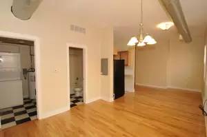 Main picture of 1121 Broadway St