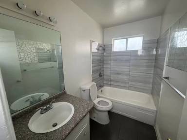 Main picture of 3800 Hazelwood St