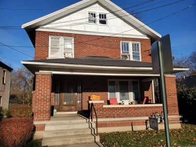 Main picture of 136 W Water St