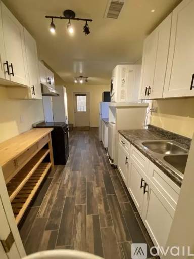 Main picture of 23019 E Munoz St