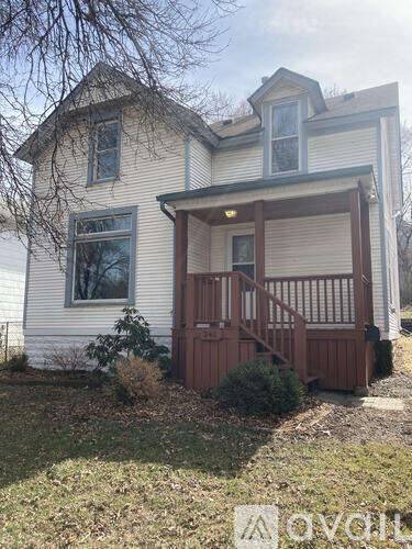 Main picture of 240 Baker St E