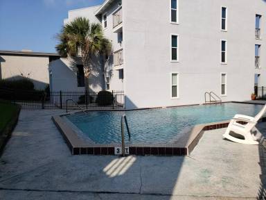 Main picture of 3200 S Fletcher Ave