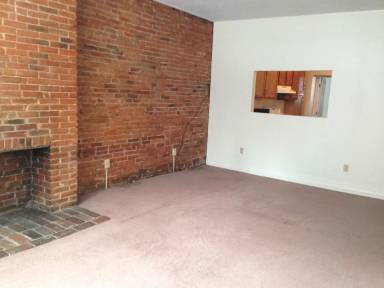 Main picture of 104 S 18th St