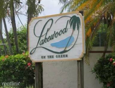 Main picture of 5590 Lakewood Cir S