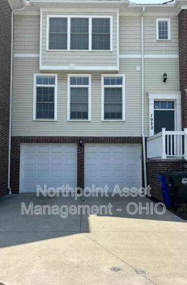 Main picture of 1920 E 87th St