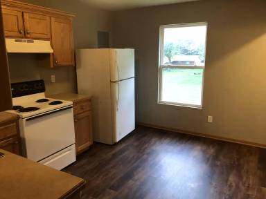 Main picture of 100 E Otway St