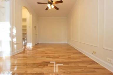 Main picture of 2827 N Burling Apartments
