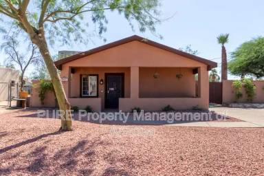 Main picture of 1001 E Clarendon Ave