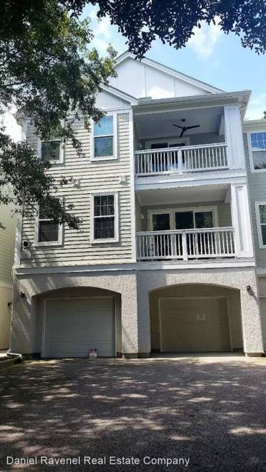 Main picture of Twelve Oaks