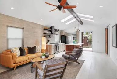 Main picture of 5080 Long Branch Ave