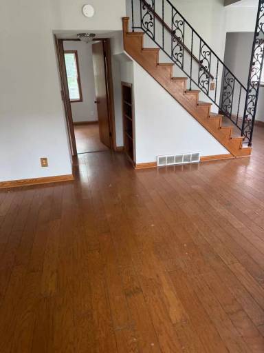 Main picture of 4514 Euclid Ave