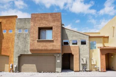 Main picture of 3830 E 3rd St