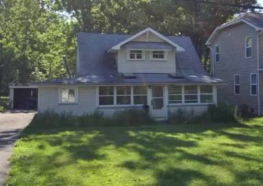 Main picture of 295 E 238th St