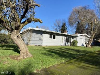 Main picture of 204 NE 12th Ave