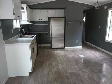 Main picture of 230 Howard Cir