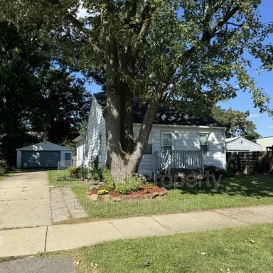 Main picture of 20407 Deering St