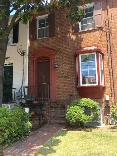 Main picture of 415 Jefferson St