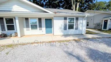 Main picture of 313 N Navy Blvd