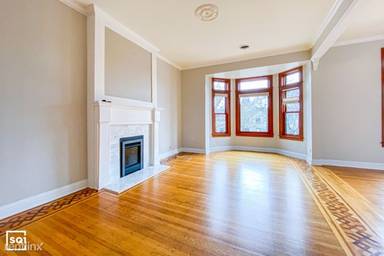 Main picture of 2523 N Burling St