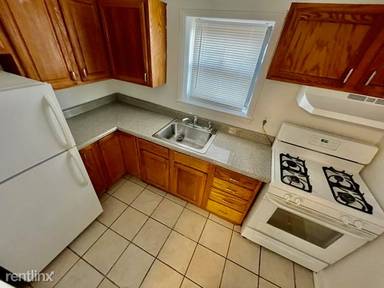 Main picture of 15 Quinby Ave