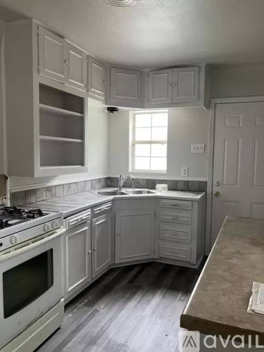 Main picture of 2713 Pine Ave