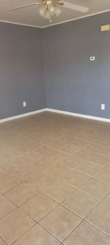Main picture of 304 E Carpenter Ave